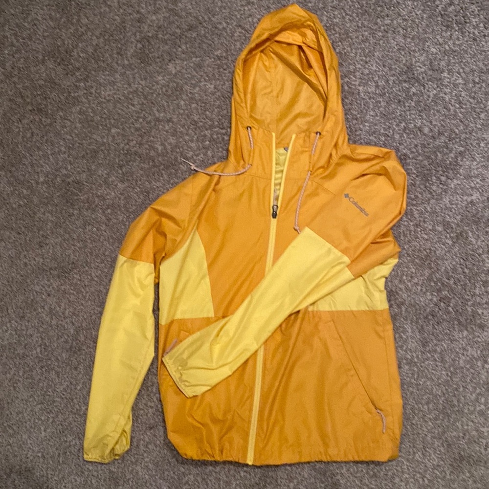 Columbia wind breaker